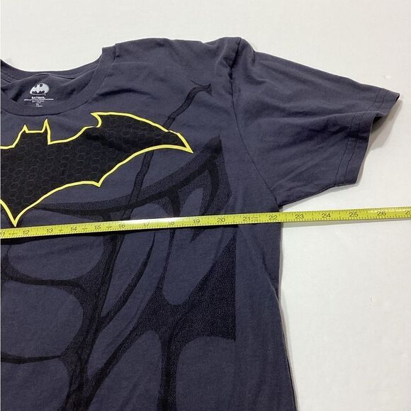Batman Graphic T-Shirt With Cape Black and Yellow XL Men's - Picture 6 of 7